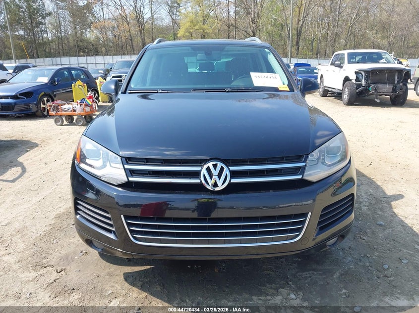 2014 Volkswagen Touareg 3.6L Lux VIN: WVGEF9BP2ED012617 Lot: 44720434