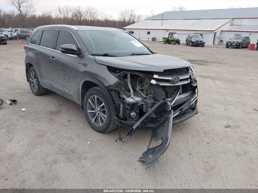 2019 TOYOTA HIGHLANDER XLE