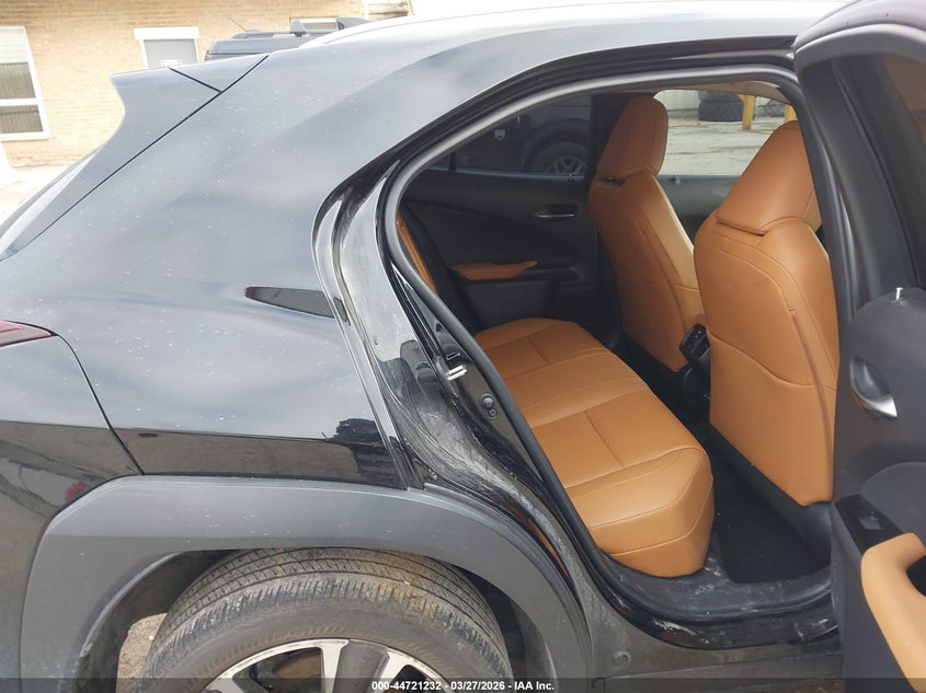 2022 Lexus Ux 200 VIN: JTHX3JBH3N2056135 Lot: 44721232