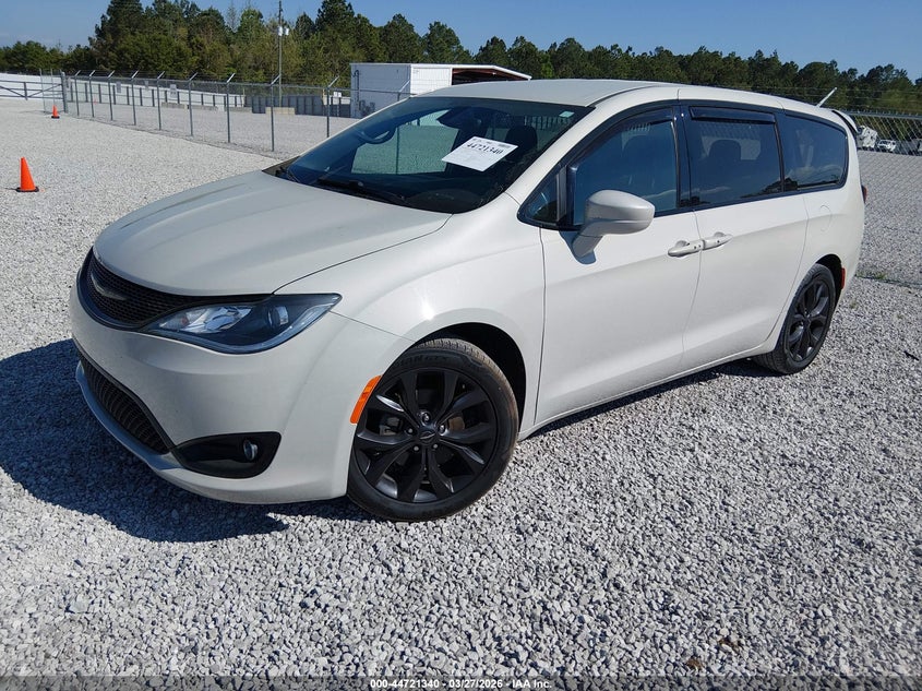 Vin: 2c4rc1fg2kr593667, lot: 45218490, chrysler pacifica touring plus 20192