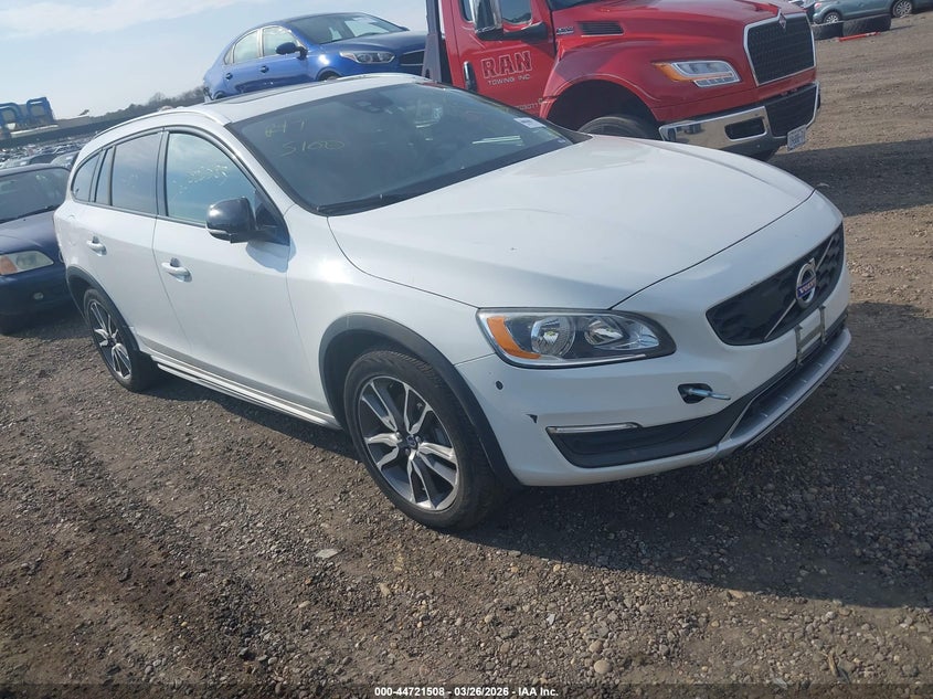 2015 Volvo V60 Cross Country T5