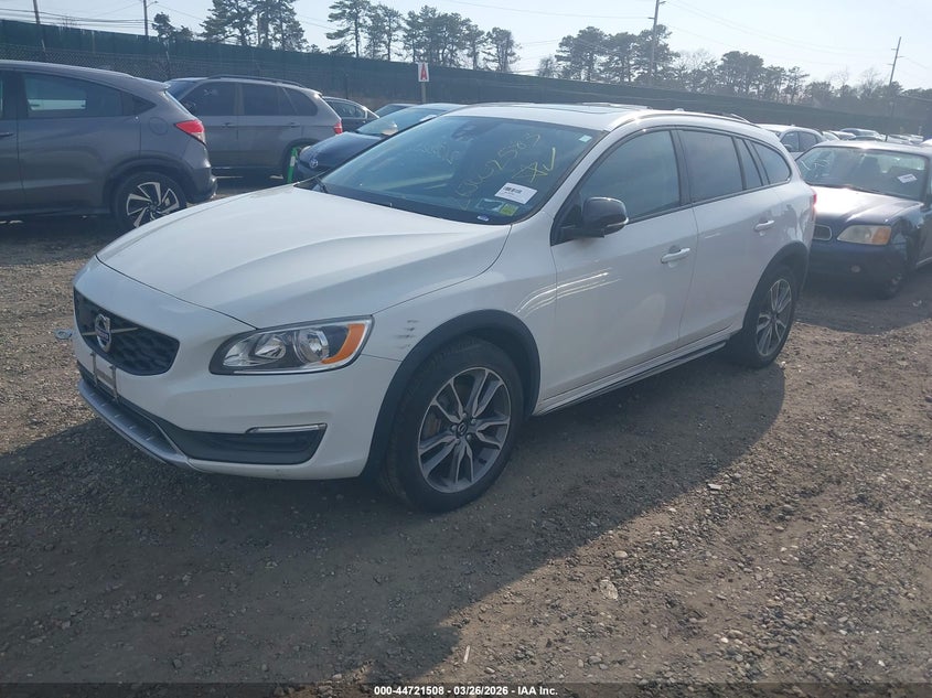 2015 Volvo V60 Cross Country T5