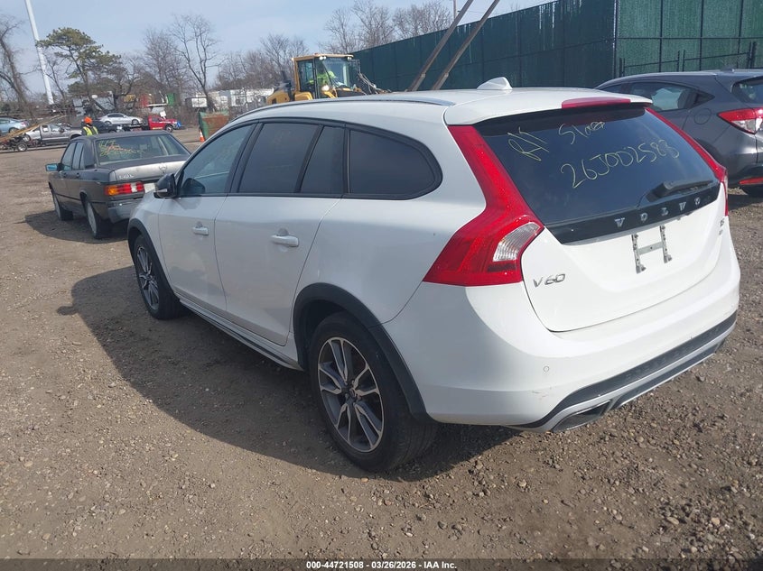 2015 Volvo V60 Cross Country T5