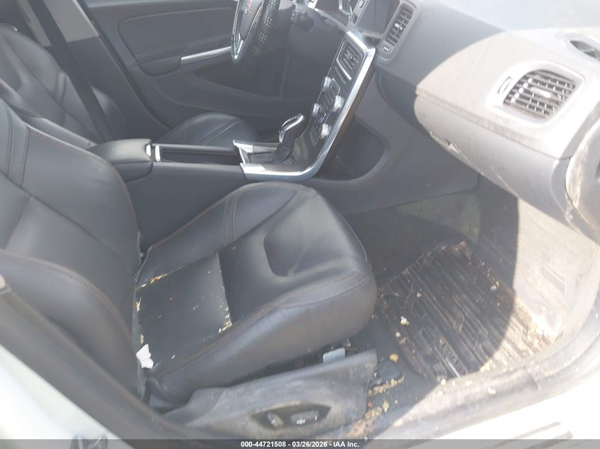 2015 Volvo V60 Cross Country T5