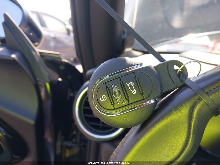 2021 Mini Convertible Cooper S VIN: WMWWJ5C08M3M55955 Lot: 44721668