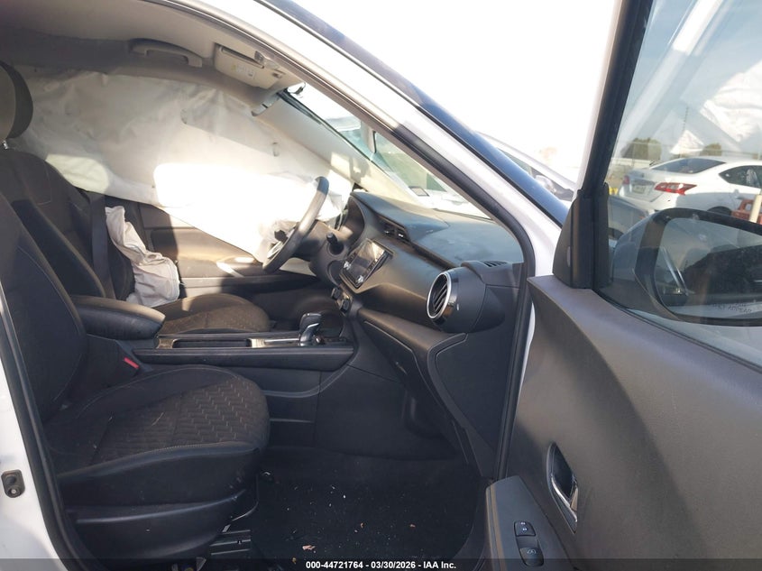 2021 Nissan Kicks Sv Xtronic Cvt