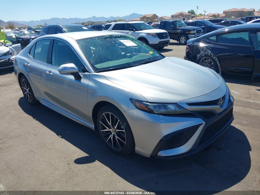 2024 TOYOTA CAMRY SE