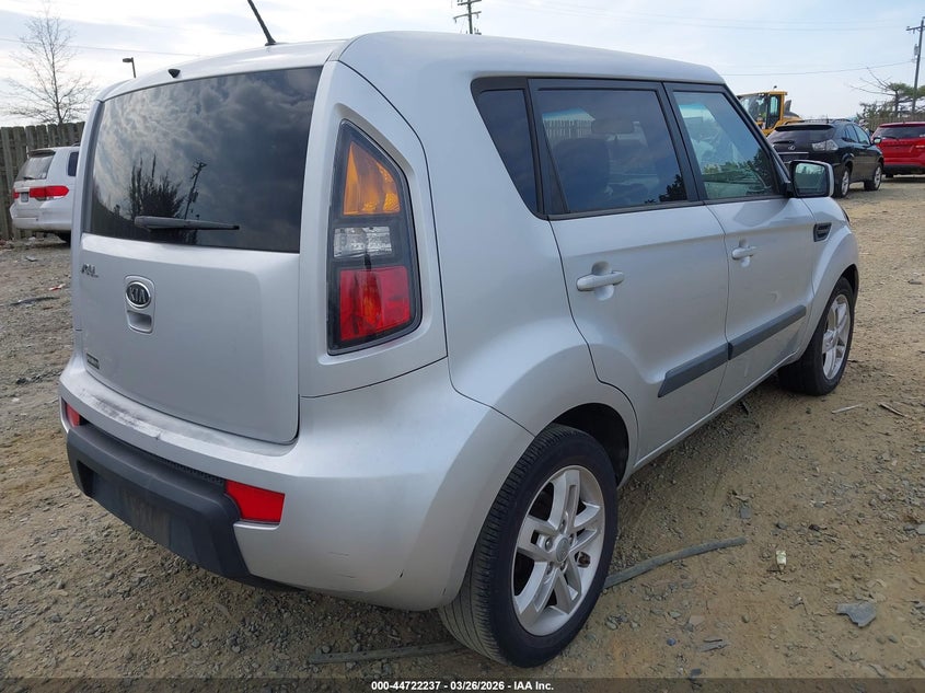 2011 Kia Soul +