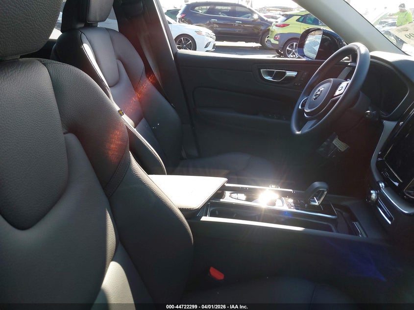 2025 Volvo Xc60 B5 Plus