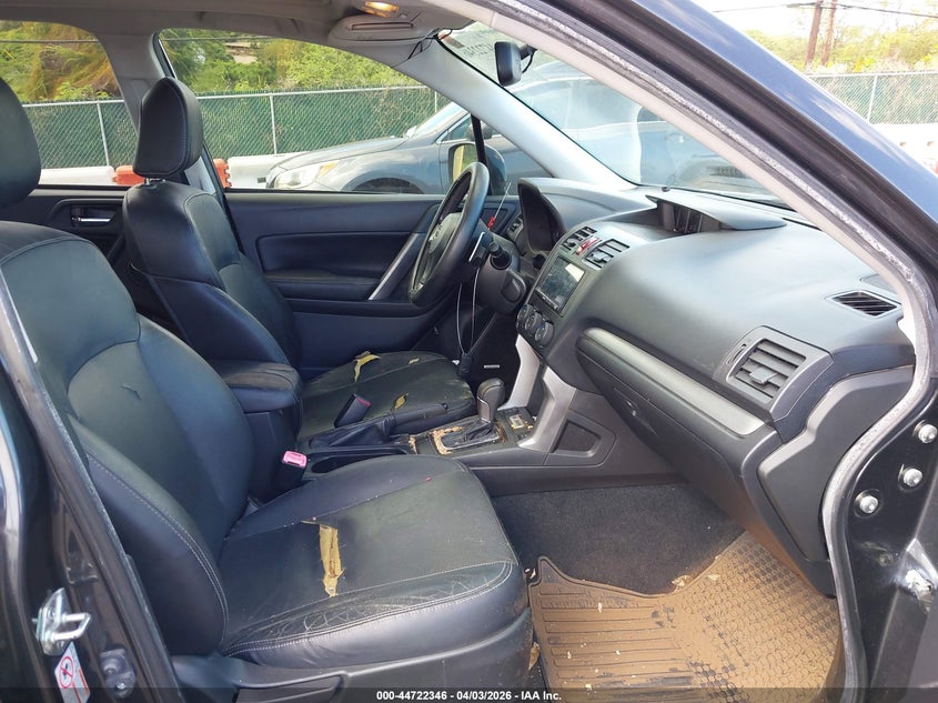 2015 SUBARU FORESTER auction photo 5