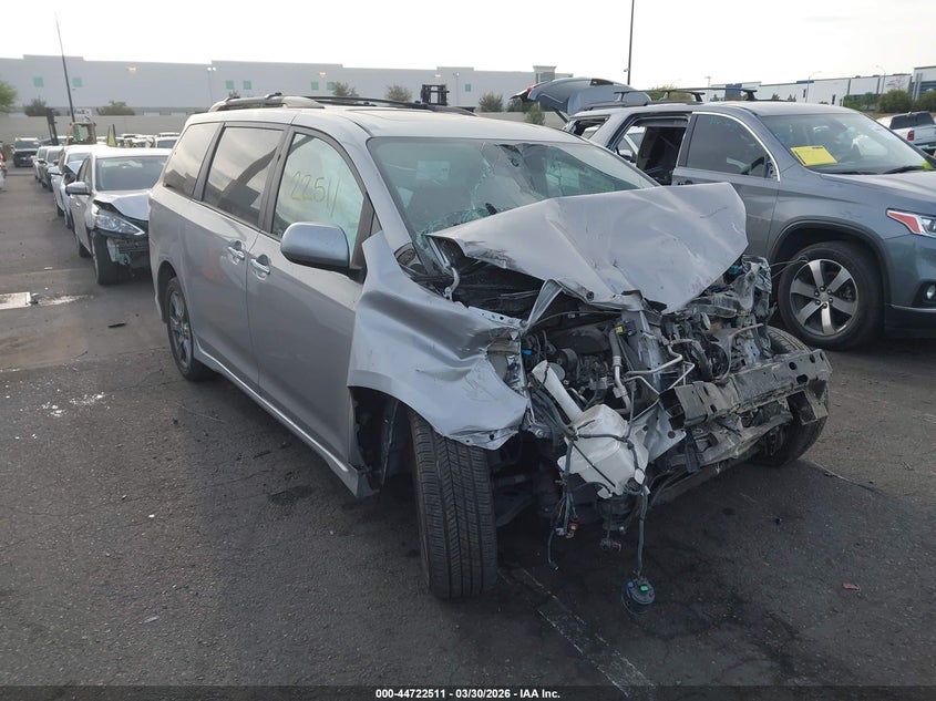 2018 Toyota Sienna Se 8 Passenger