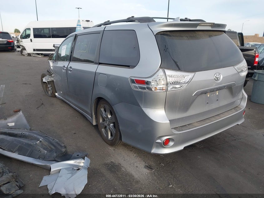 2018 Toyota Sienna Se 8 Passenger