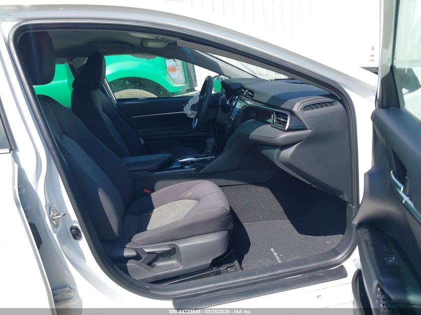 2019 Toyota Camry Hybrid Le