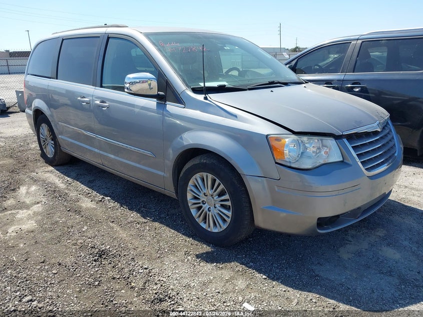 2015 Chrysler Town & Country Touring-L