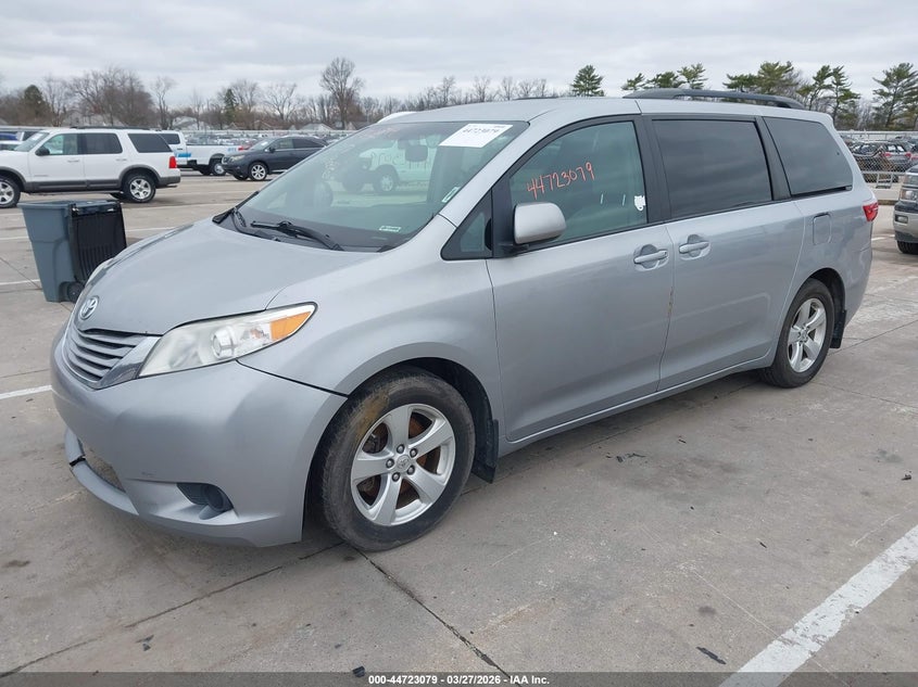 2016 Toyota Sienna Le 8 Passenger