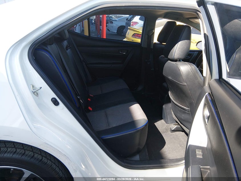 VIN 2T1BURHE6JC984506 2018 TOYOTA COROLLA SE