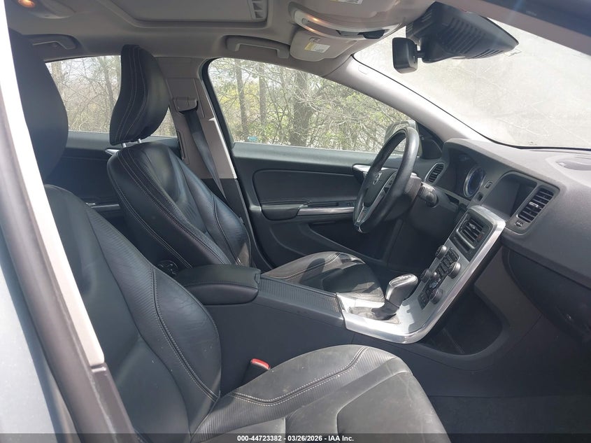 2013 Volvo S60 T6/T6 Platinum/T6 Premier Plus/T6 R-Design/T6 R-Design Platinum