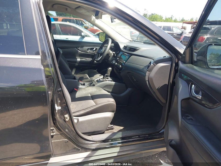 VIN KNMAT2MT2JP500388 2018 NISSAN ROGUE S