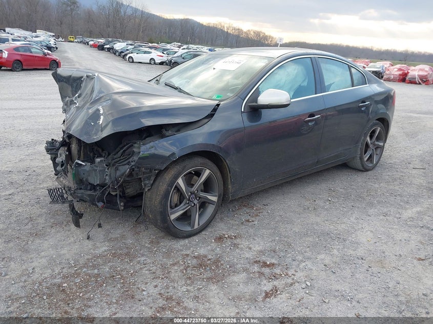 2015 Volvo S60 T6 R-Design Platinum