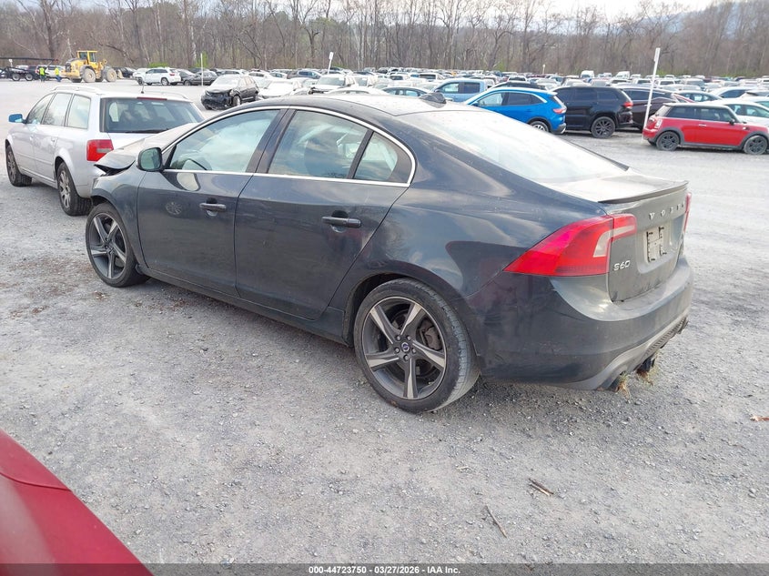 2015 Volvo S60 T6 R-Design Platinum
