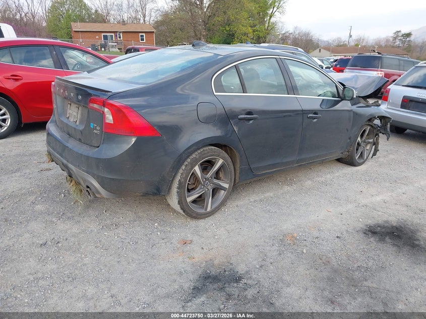 2015 Volvo S60 T6 R-Design Platinum