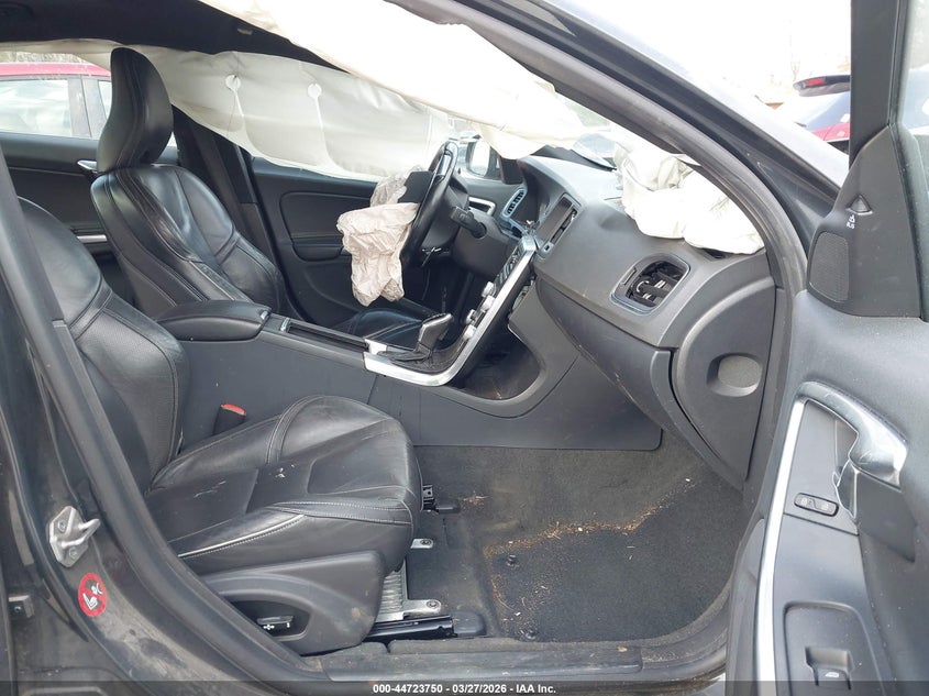 2015 Volvo S60 T6 R-Design Platinum