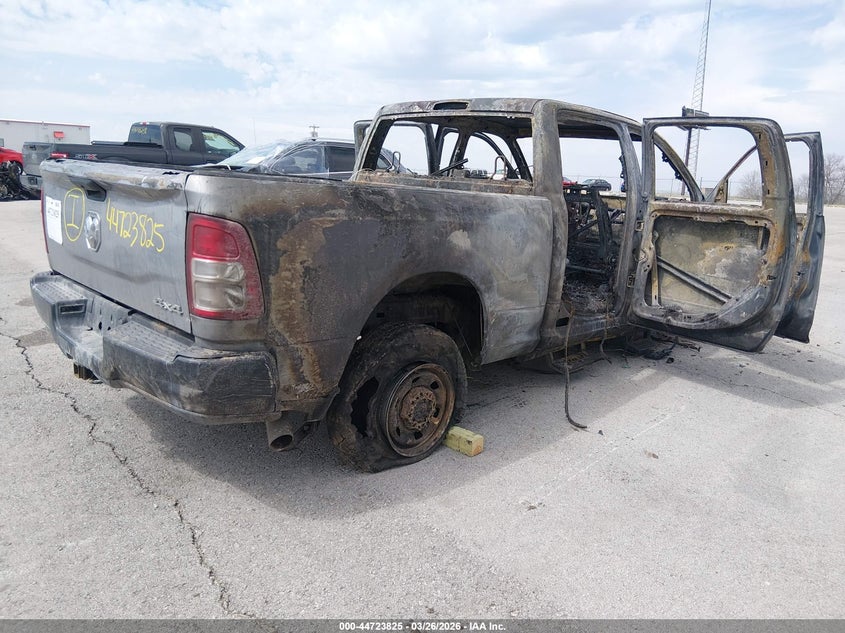 2022 RAM 2500 TRADESMAN 4X4 6'4 BOX · Photo 4