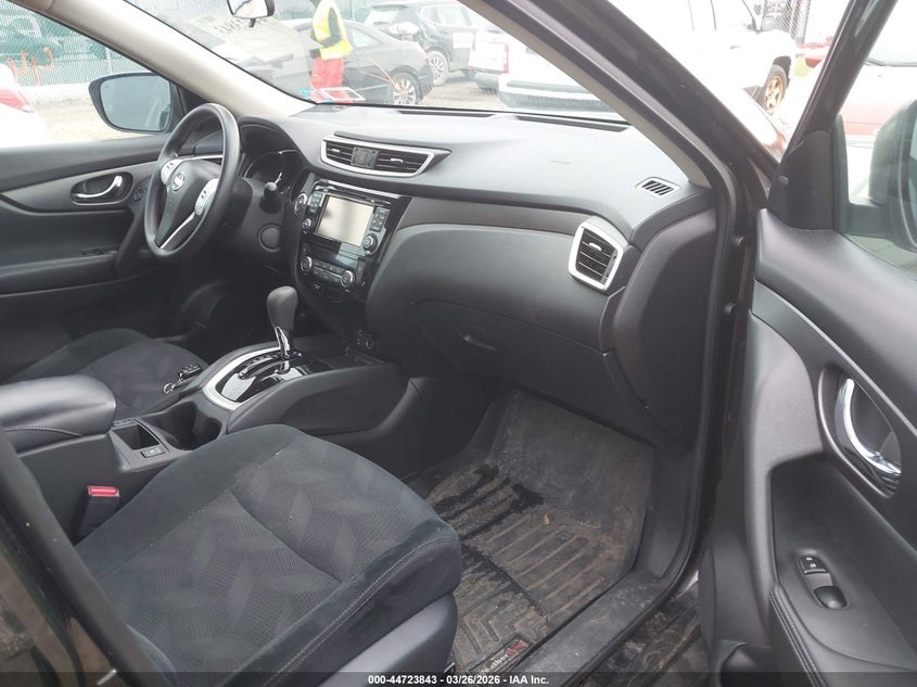 2016 Nissan Rogue Sv