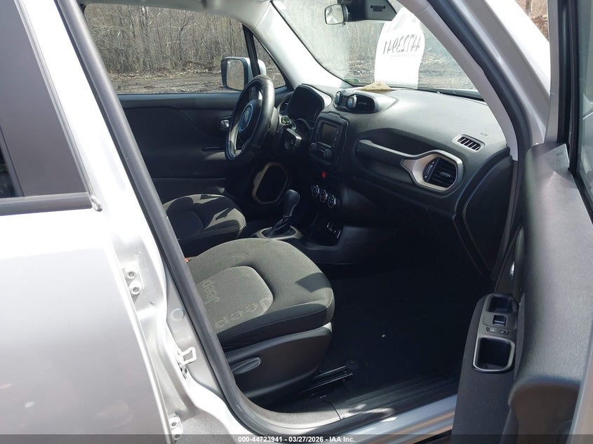 2017 Jeep Renegade Latitude Fwd