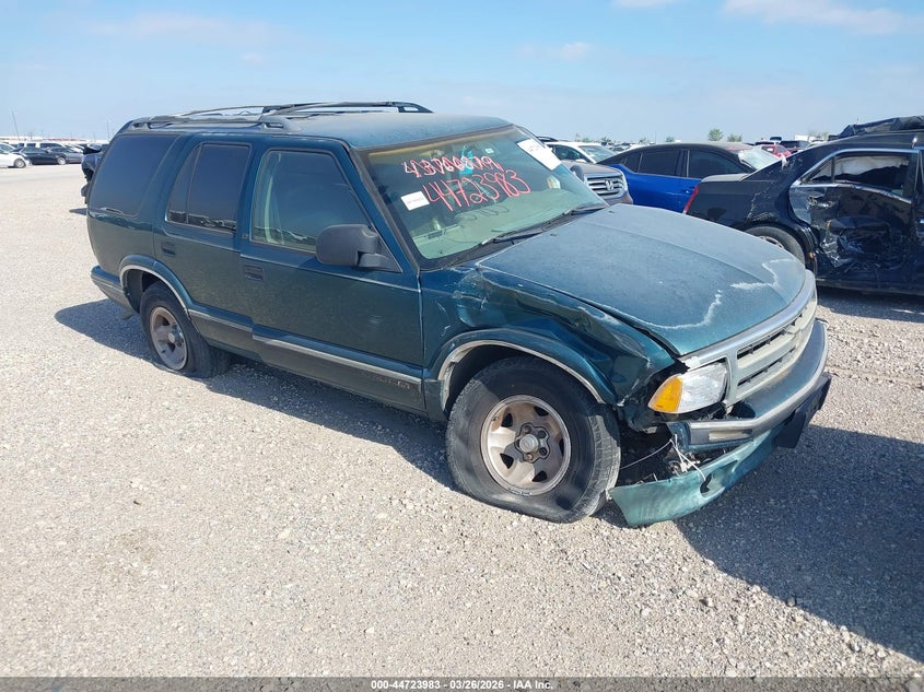 1996 CHEVROLET BLAZER auction photo 1