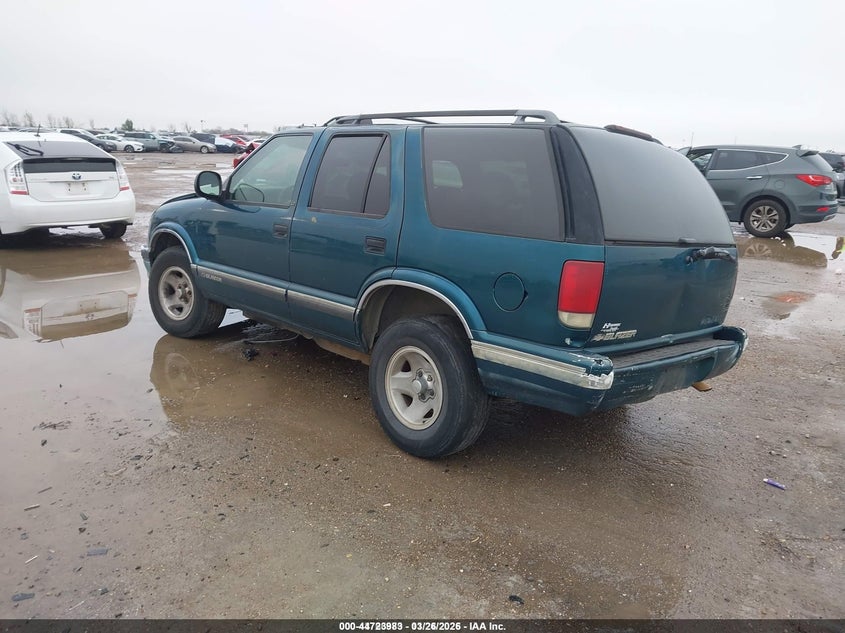 1996 CHEVROLET BLAZER auction photo 3