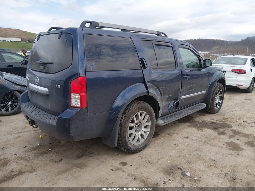 2010 Nissan Pathfinder Le