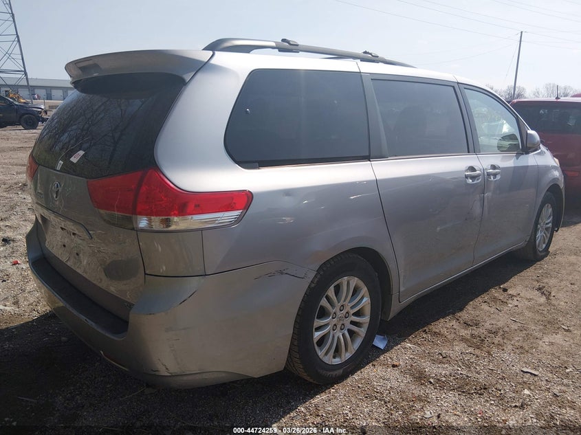 2012 Toyota Sienna Xle V6 8 Passenger