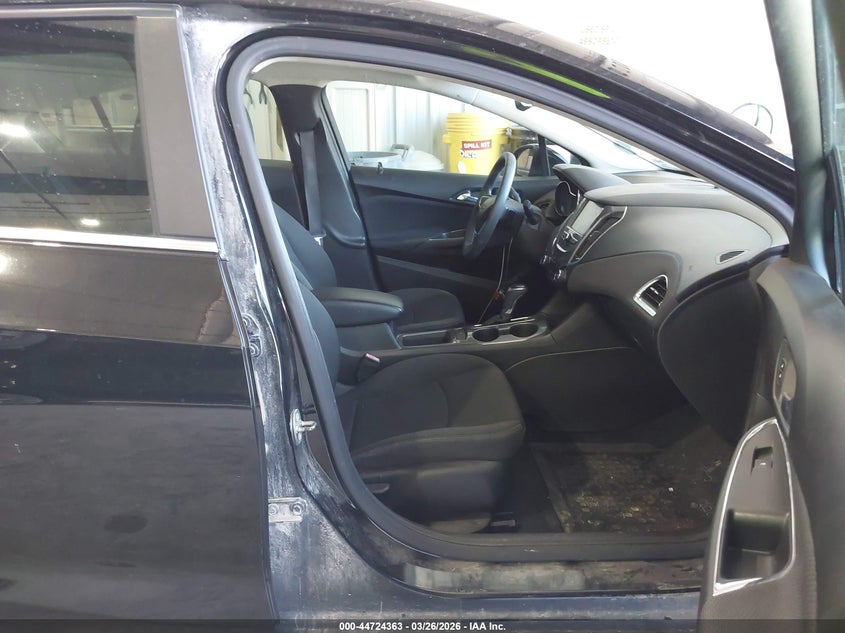 2017 CHEVROLET CRUZE auction photo 5