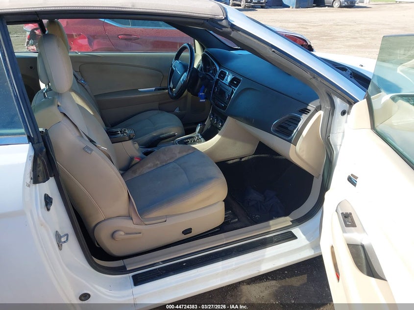 2012 Chrysler 200 Touring