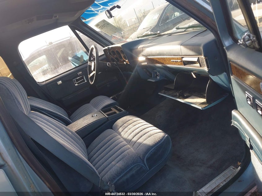 1989 Chevrolet Suburban R2500