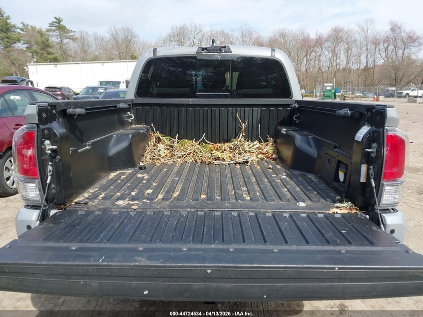 2020 TOYOTA TACOMA auction photo 6