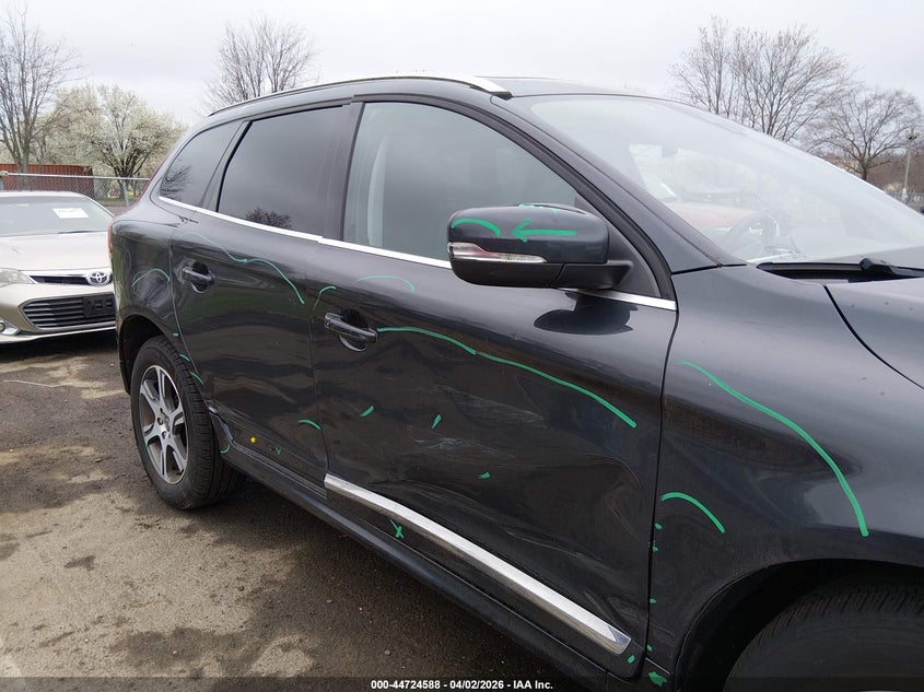 2015 VOLVO XC60 auction photo 6