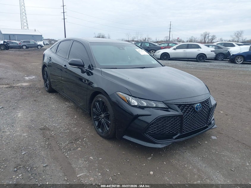 2022 Toyota Avalon Xse Nightshade Hybrid