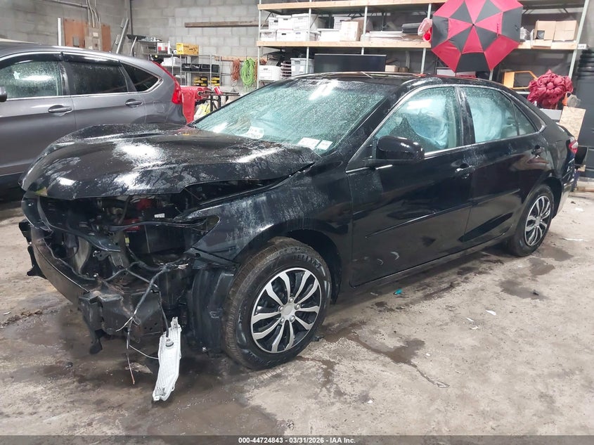 2016 Toyota Camry Le