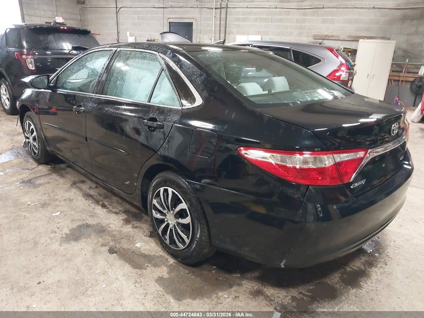 2016 Toyota Camry Le