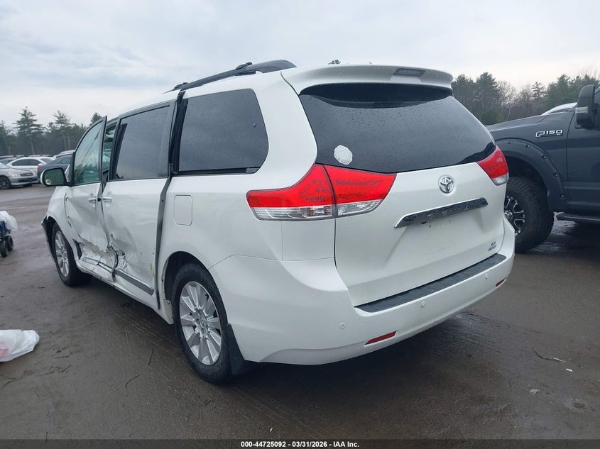 2014 Toyota Sienna Limited 7 Passenger