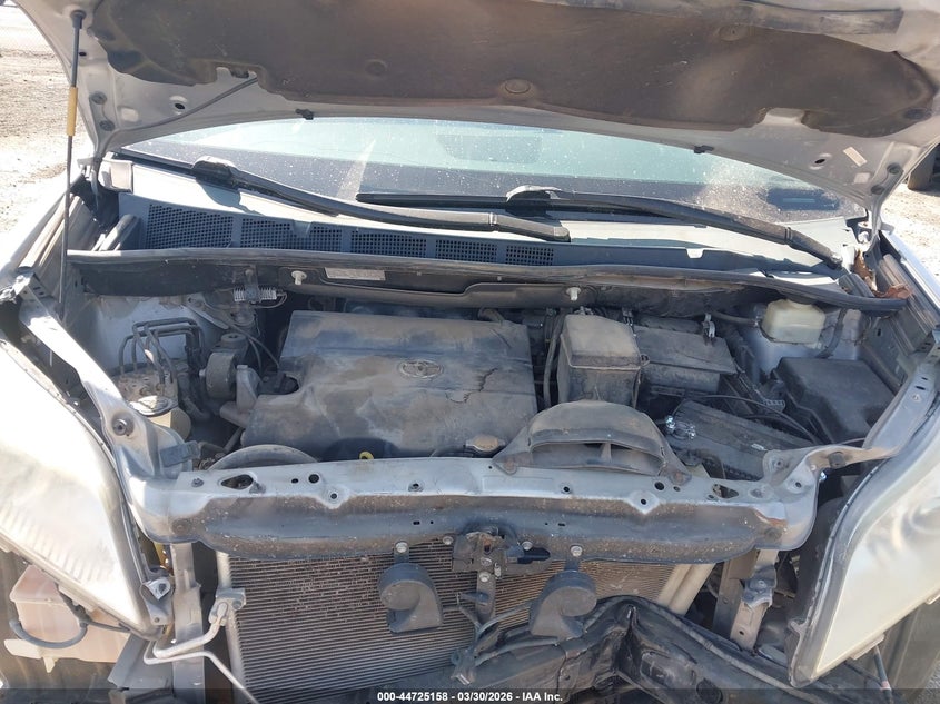 TOYOTA SIENNA - zdjęcie 10