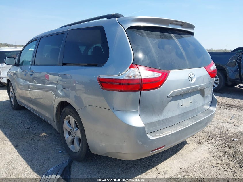 TOYOTA SIENNA - zdjęcie 3
