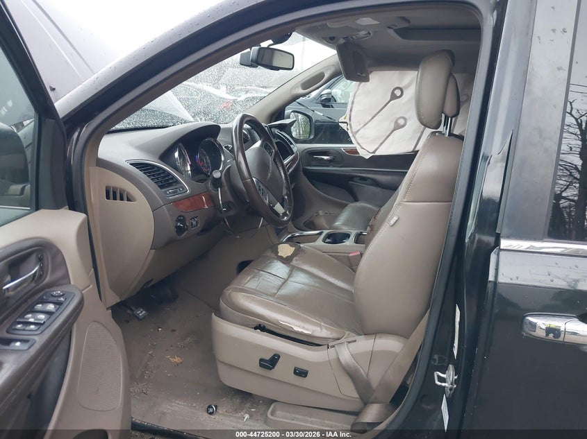 2011 Chrysler Town & Country Limited