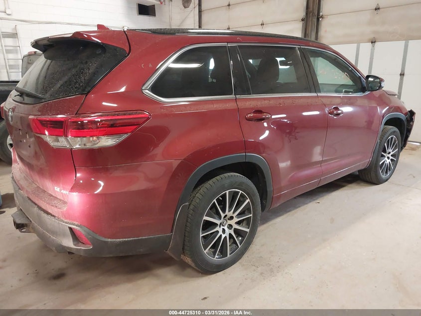 2018 Toyota Highlander Se