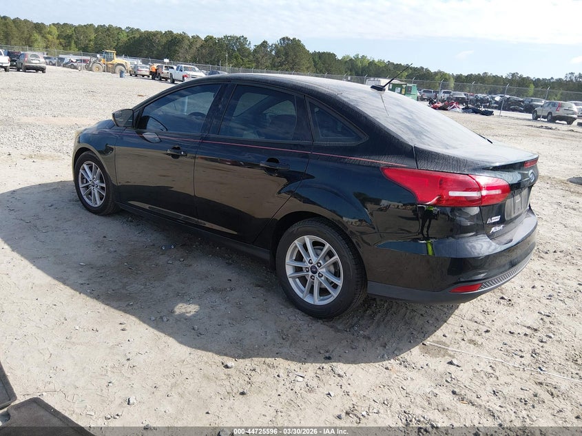 Vin: 1fadp3f27hl334582, lot: 45222776, ford focus se 20173