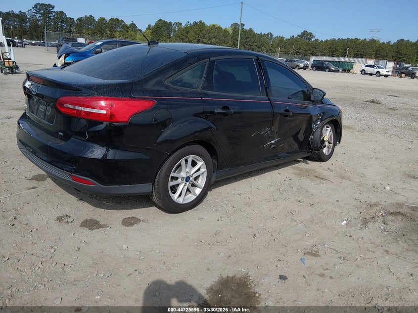 Vin: 1fadp3f27hl334582, lot: 45222776, ford focus se 20174