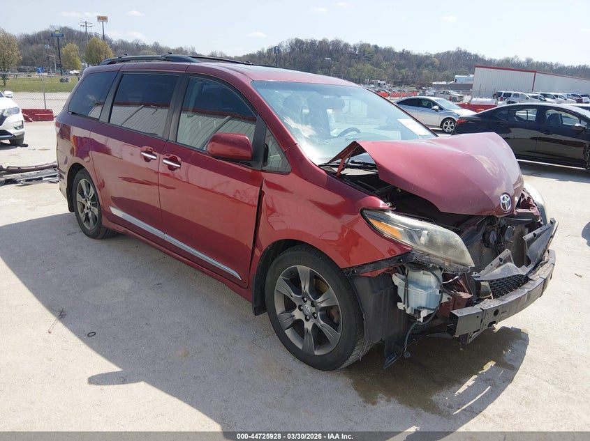 2016 Toyota Sienna Se Premium 8 Passenger