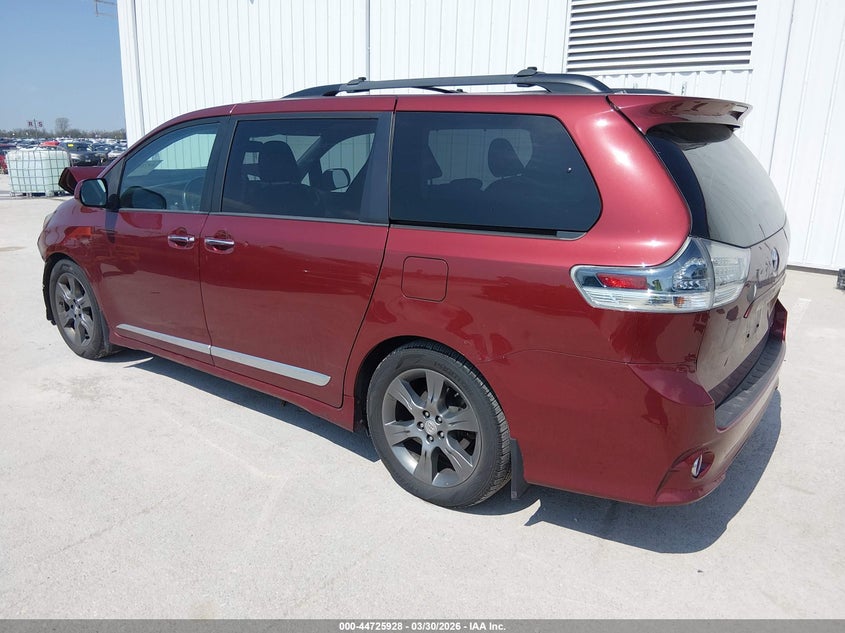 2016 Toyota Sienna Se Premium 8 Passenger